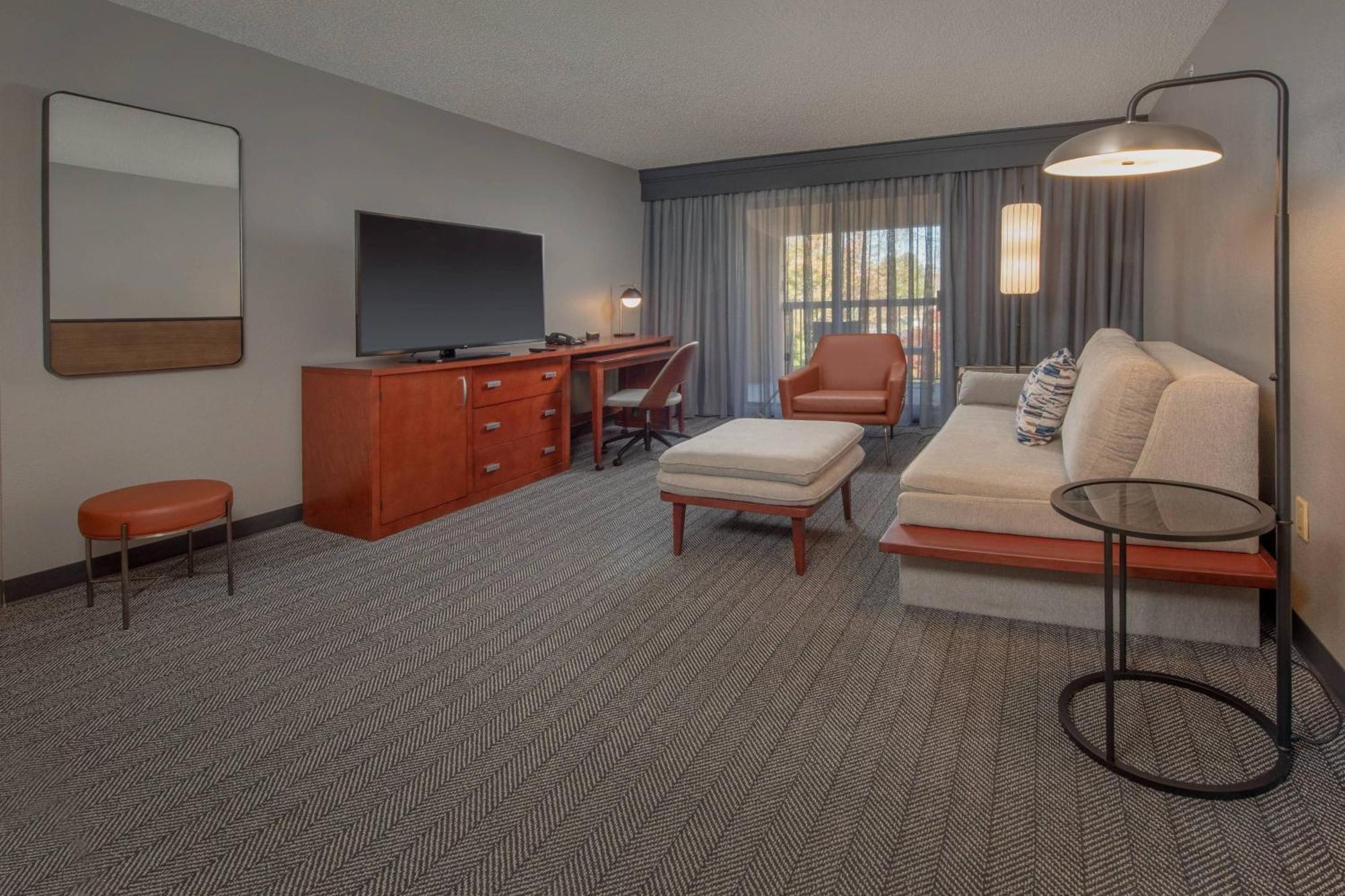 Courtyard by Marriott Frederick Hotell Exteriör bild