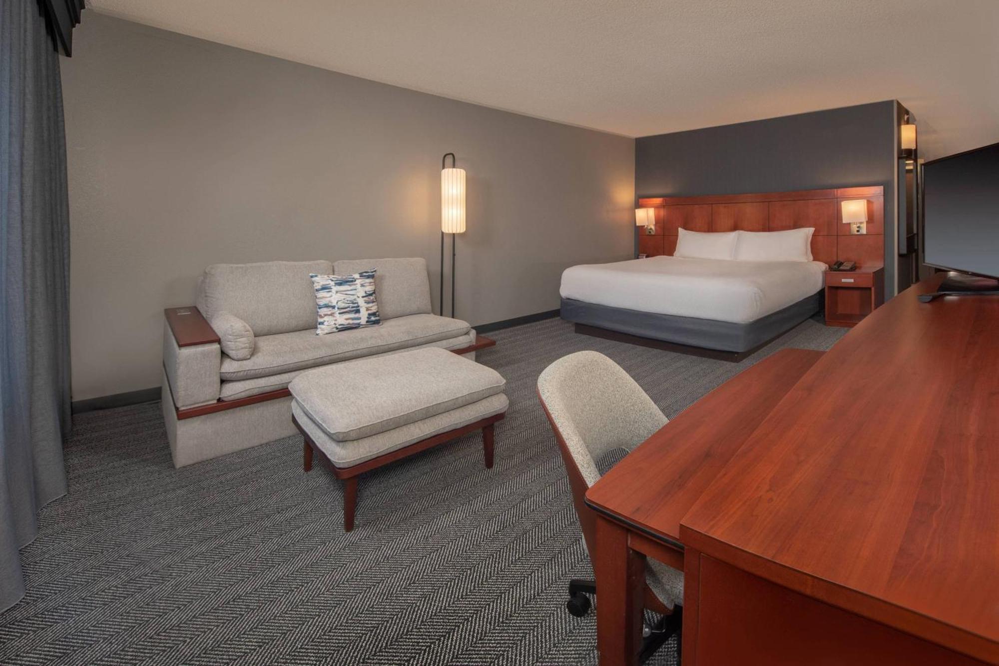 Courtyard by Marriott Frederick Hotell Exteriör bild