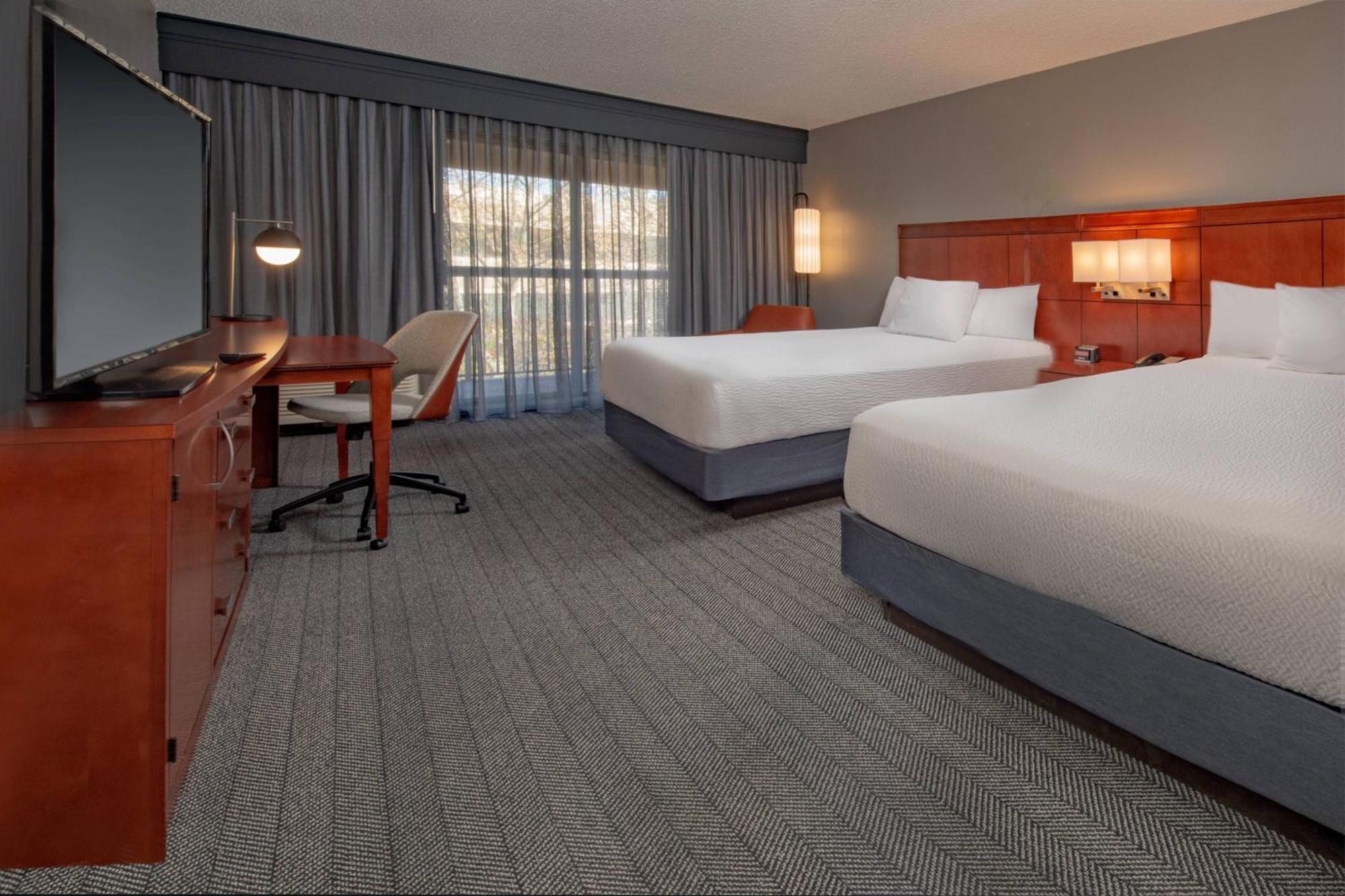 Courtyard by Marriott Frederick Hotell Exteriör bild