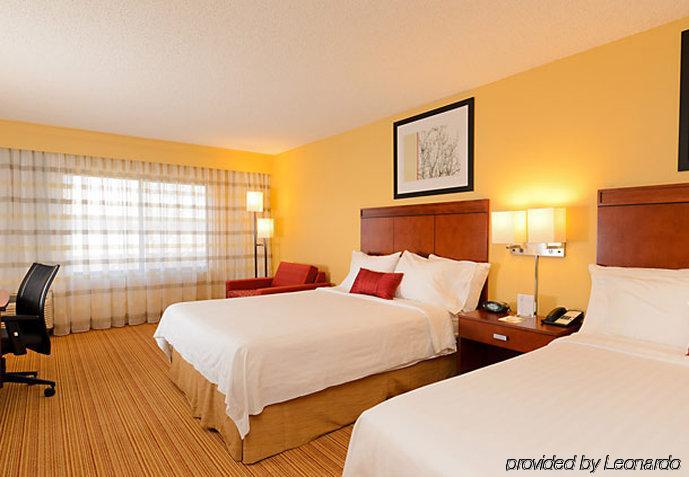 Courtyard by Marriott Frederick Hotell Rum bild